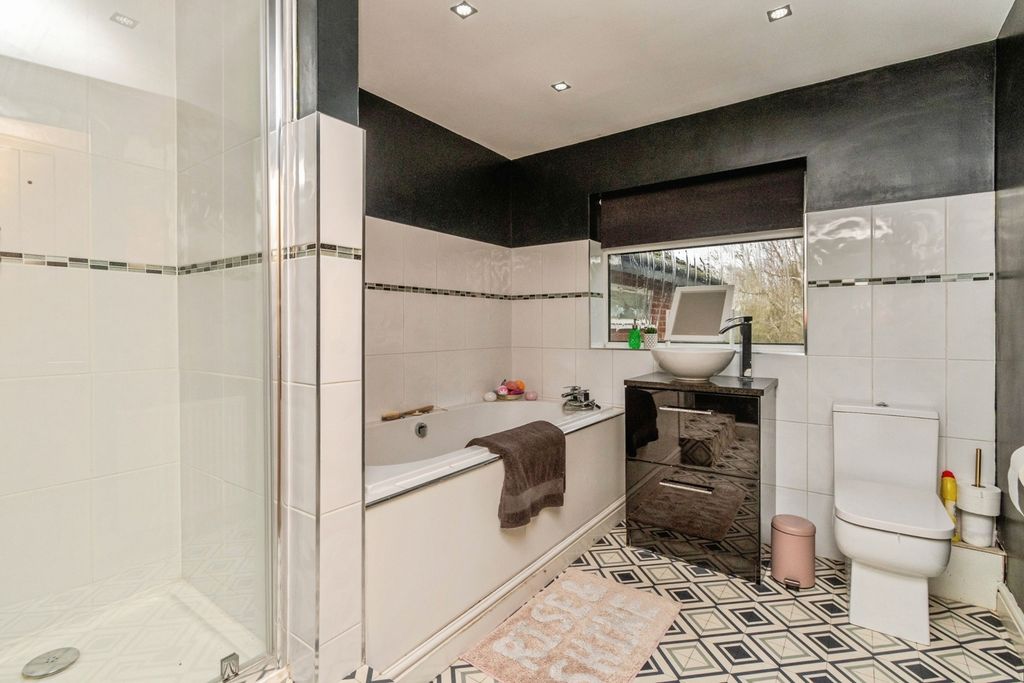 Additional image 15 of 7 bed detached house for saleBursnips Road, Wolverhampton, West Midlands WV11