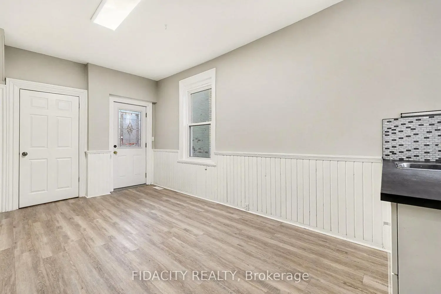 38 Winnifred Street photo 3