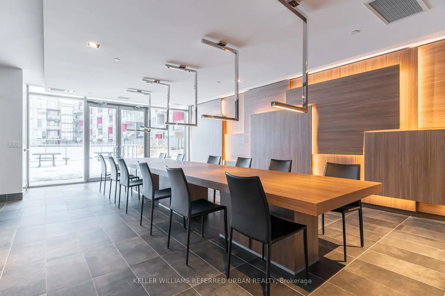 Additional image 15 of 5260 Dundas Street C401