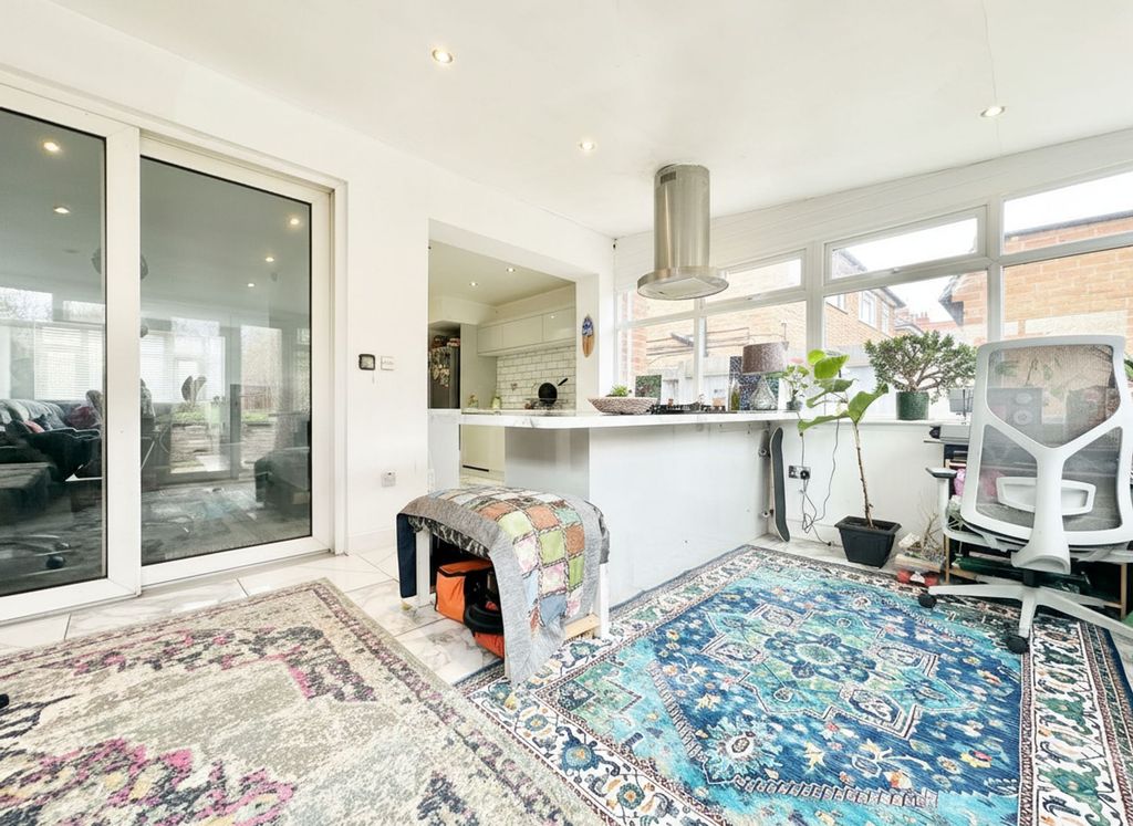 Additional image 2 of 3 bed semi-detached house for saleGlenfield Road, Leicester LE3