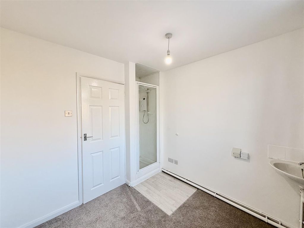 Additional image 16 of 5 bed semi-detached house for saleClarke Grove, Birstall, Leicester LE4