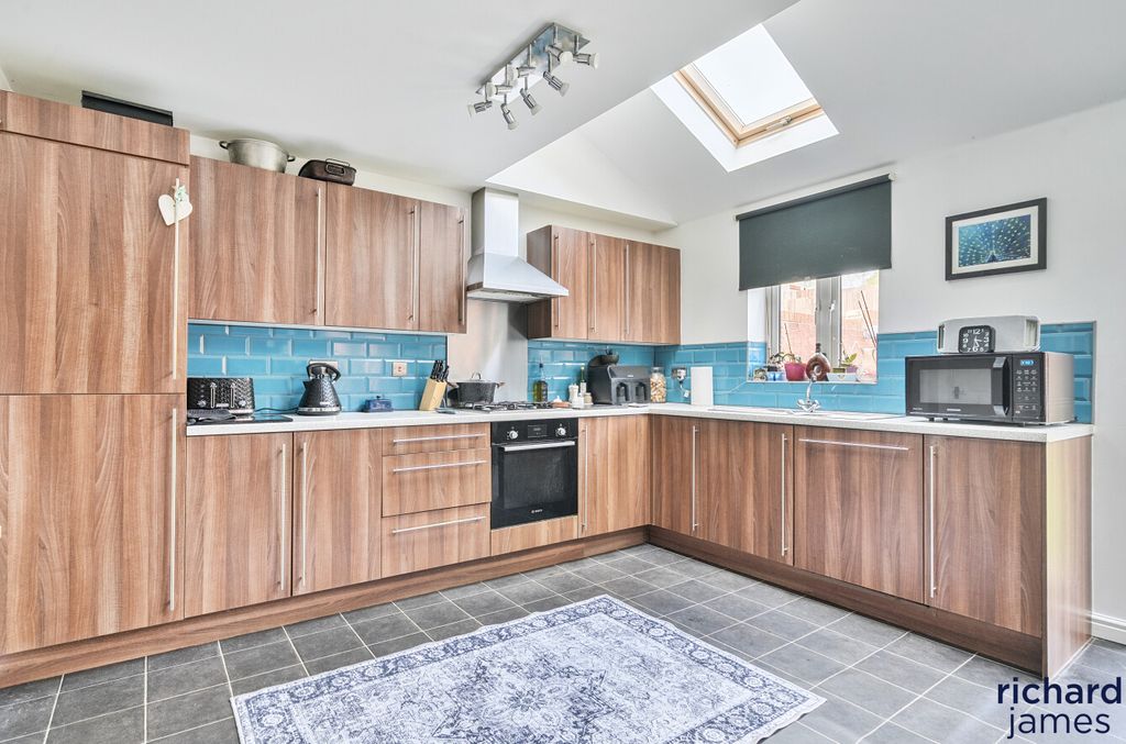 Additional image 5 of 5 bed detached house for saleCloatley Crescent, Royal Wootton Bassett, Royal Wootton Bassett SN4