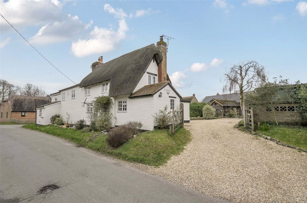 3 bed detached house for saleMilton Lilbourne, Pewsey, Wiltshire SN9