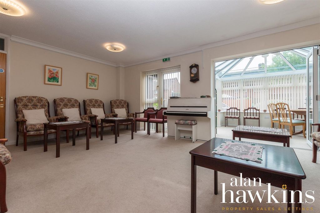 Additional image 11 of 2 bed flat for saleThe Mulberrys, Royal Wootton Bassett, Swindon SN4