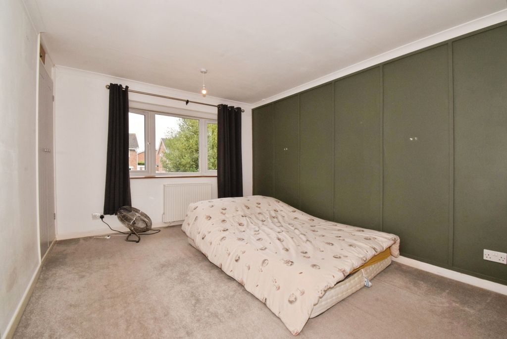 Additional image 7 of 4 bed semi-detached house for saleLamport Close, Wigston, Leicestershire LE18