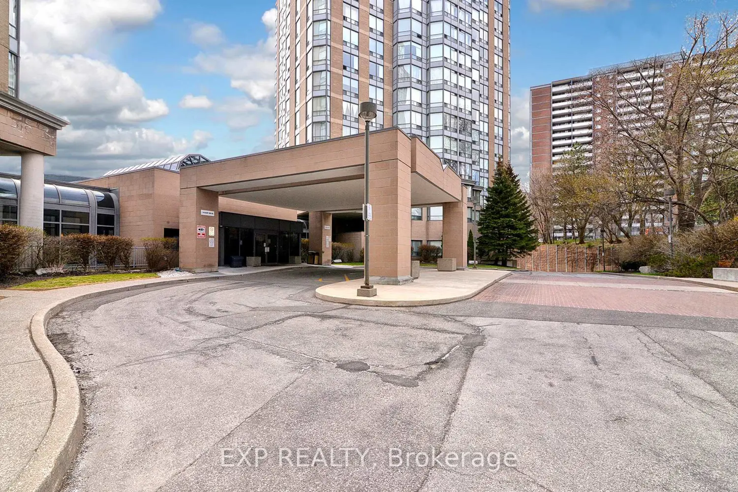 3 Hickory Tree Road 606