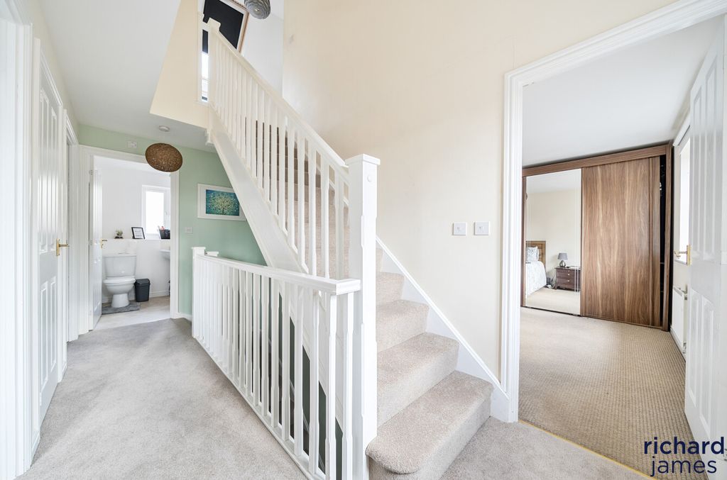 Additional image 6 of 5 bed detached house for saleCloatley Crescent, Royal Wootton Bassett, Royal Wootton Bassett SN4