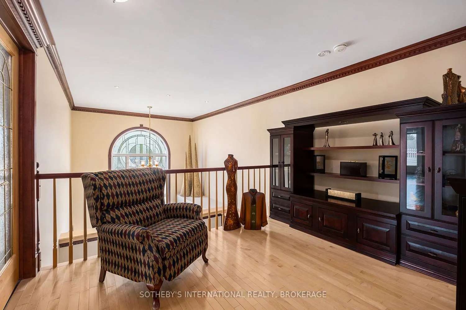 389 Albert Street photo 5