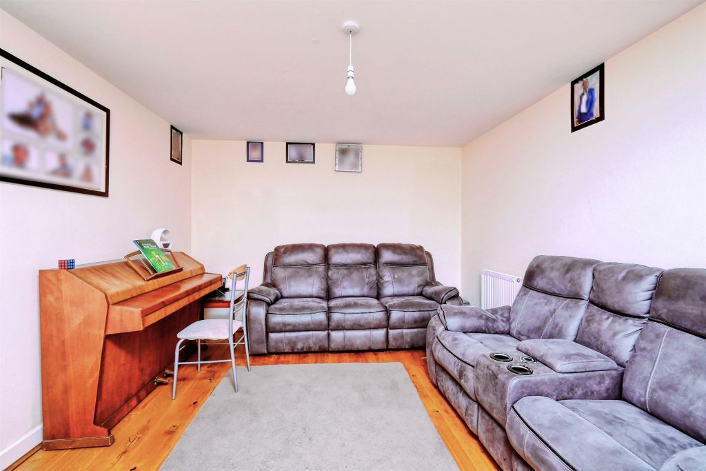 Additional image 5 of 4 bed detached house for saleHaragon Drive, Amesbury, Salisbury SP4