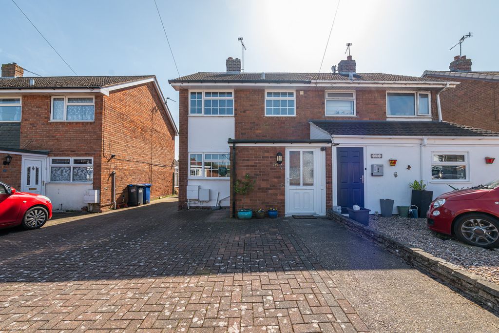 3 bed semi-detached house for saleCedar Road, Barton-Under-Needwood DE13