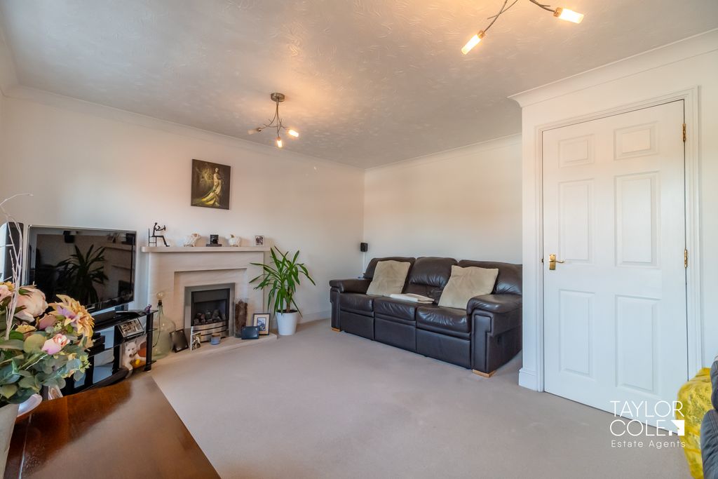 Additional image 11 of 4 bed terraced house for saleKensington Drive, Tamworth B79