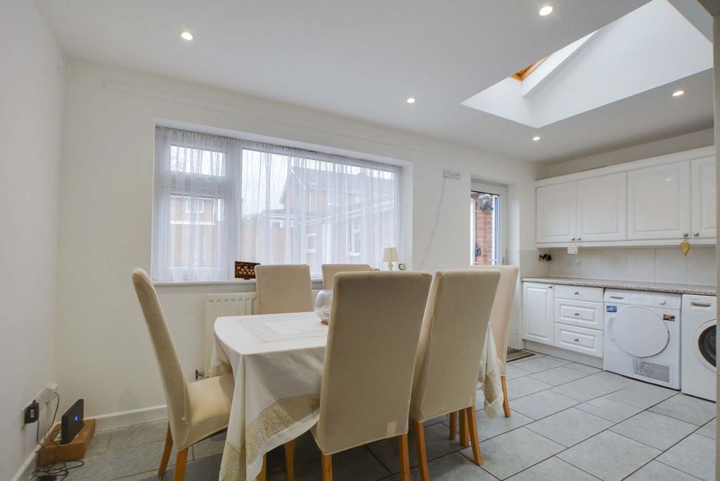 Additional image 4 of 3 bed semi-detached house for saleWinslow Drive, Wigston, Leicester LE18