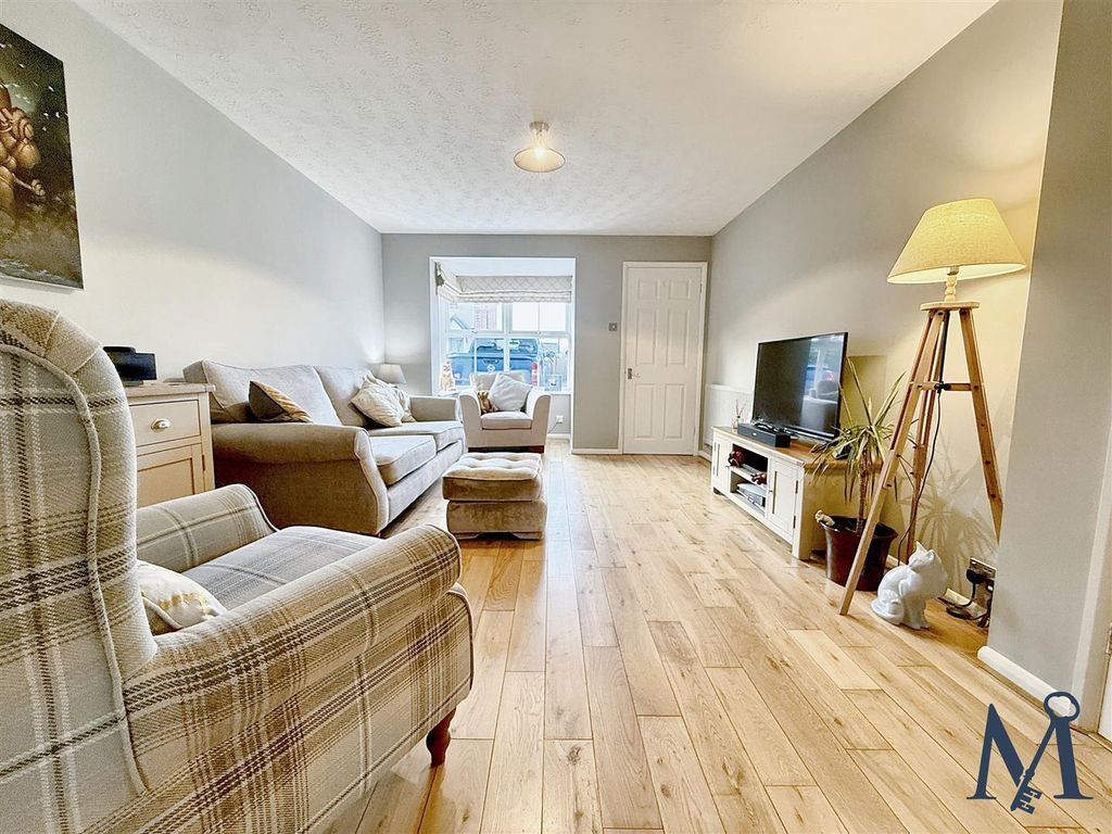 3 bed detached house for saleThomas Road, Whitwick, Coalville LE67 photo 3