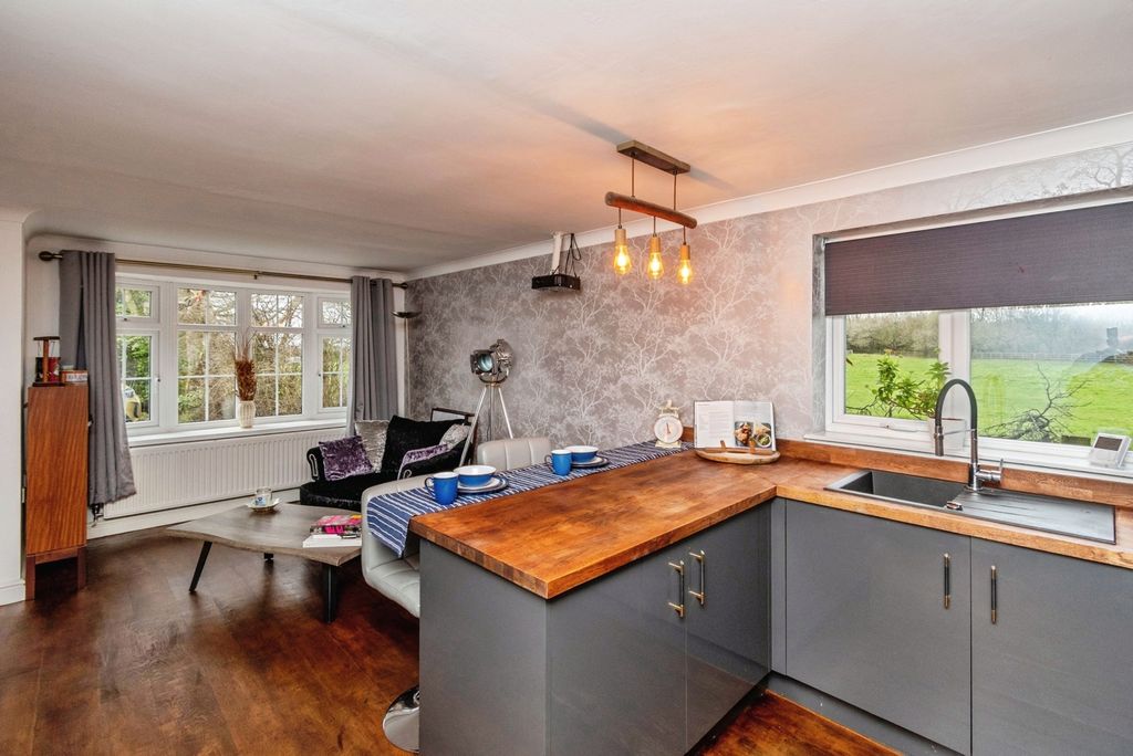 Additional image 9 of 7 bed detached house for saleBursnips Road, Wolverhampton, West Midlands WV11
