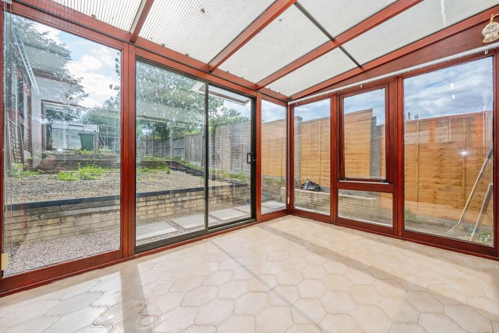 Additional image 8 of 3 bed semi-detached house for saleRidgewood Rise, Tamworth, Staffordshire B77