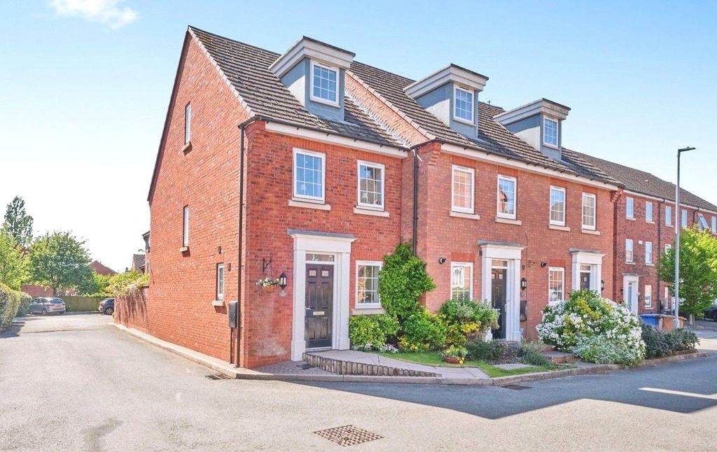 3 bed end terrace house for saleMary Slater Road, Lichfield, Staffordshire WS13