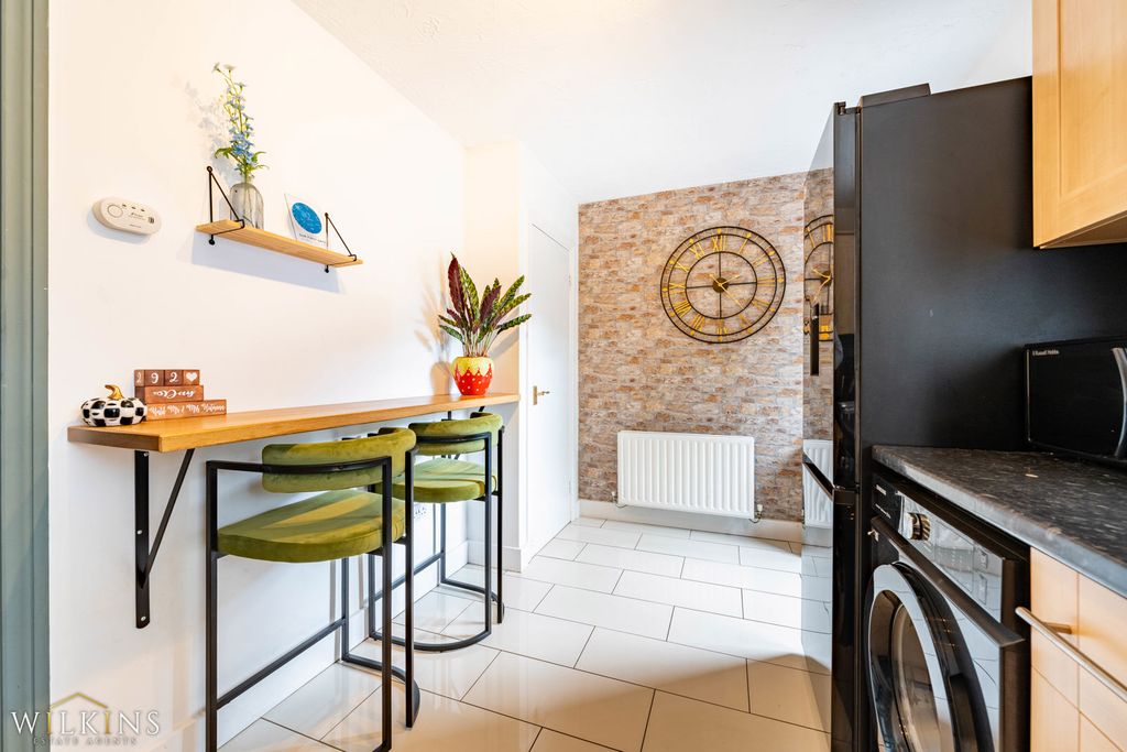 Additional image 8 of 3 bed semi-detached house for saleSuffolk Way, Tamworth, Staffordshire B78