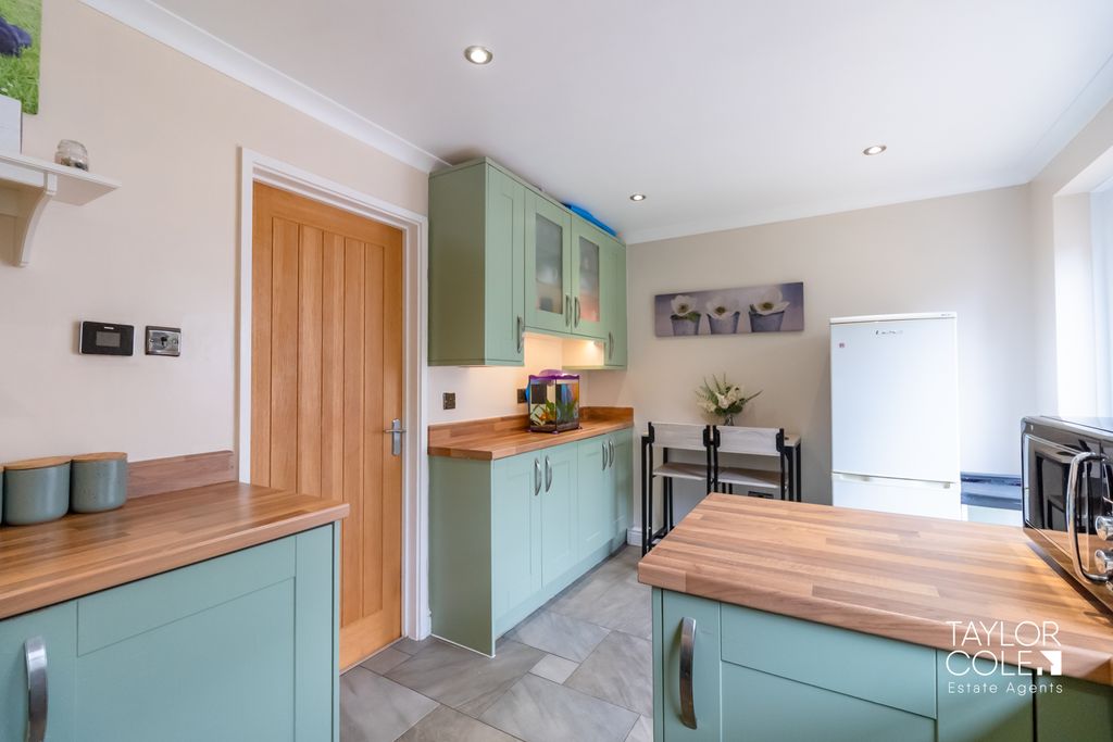 Additional image 8 of 4 bed semi-detached house for saleSwallowfield, Tamworth B79