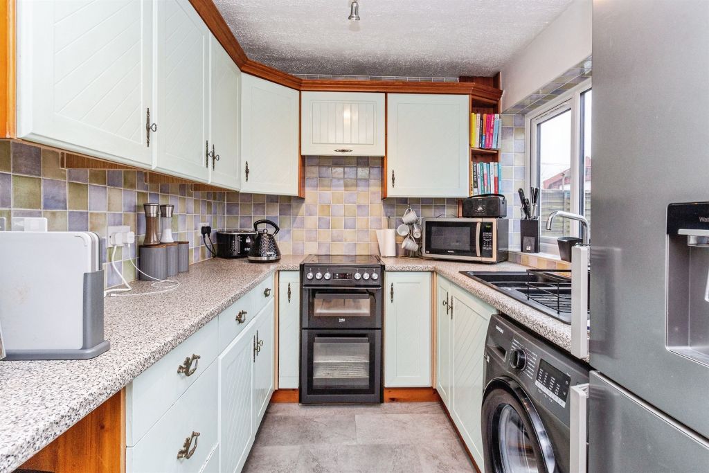 Additional image 6 of 3 bed semi-detached house for saleManor Farm Crescent, Stafford ST17