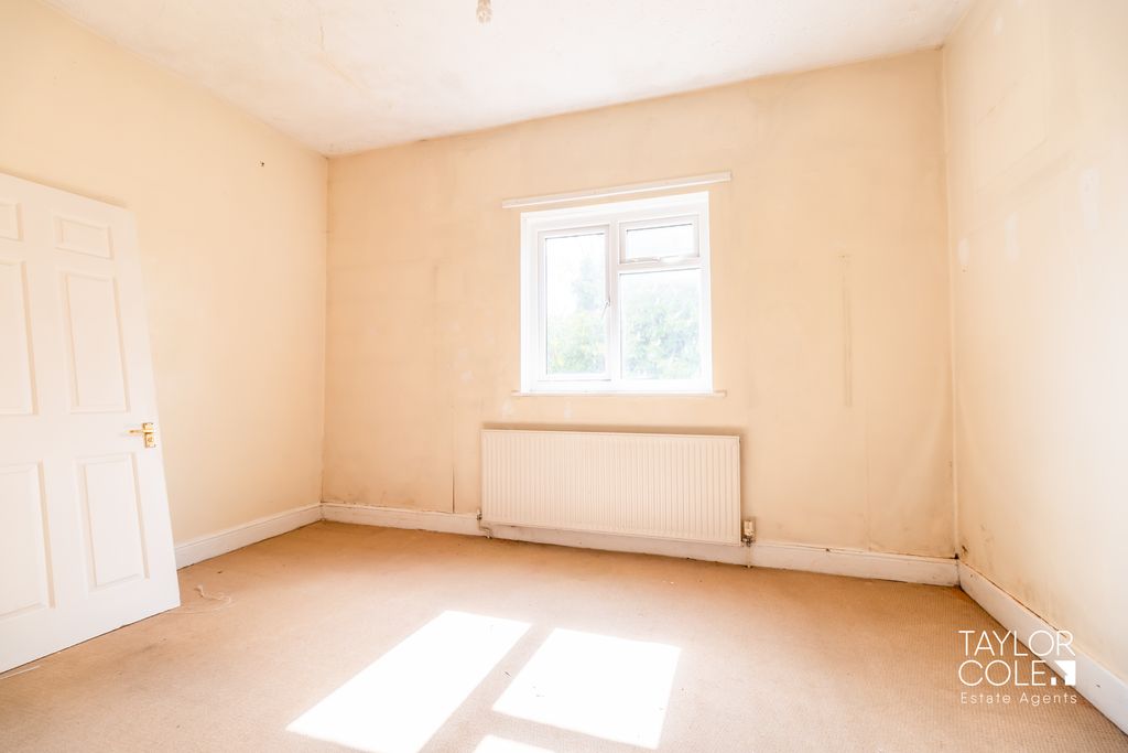 Additional image 10 of 4 bed terraced house for saleVictoria Road, Tamworth B79
