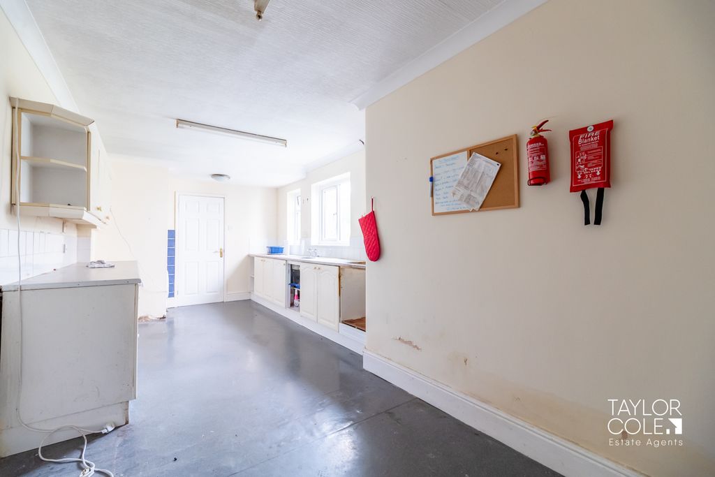 Additional image 6 of 4 bed terraced house for saleVictoria Road, Tamworth B79