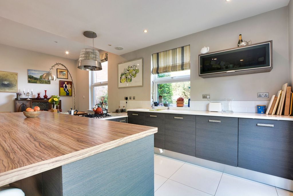 Additional image 3 of 6 bed semi-detached house for saleAlexandra Road, Stoneygate, Leicester LE2