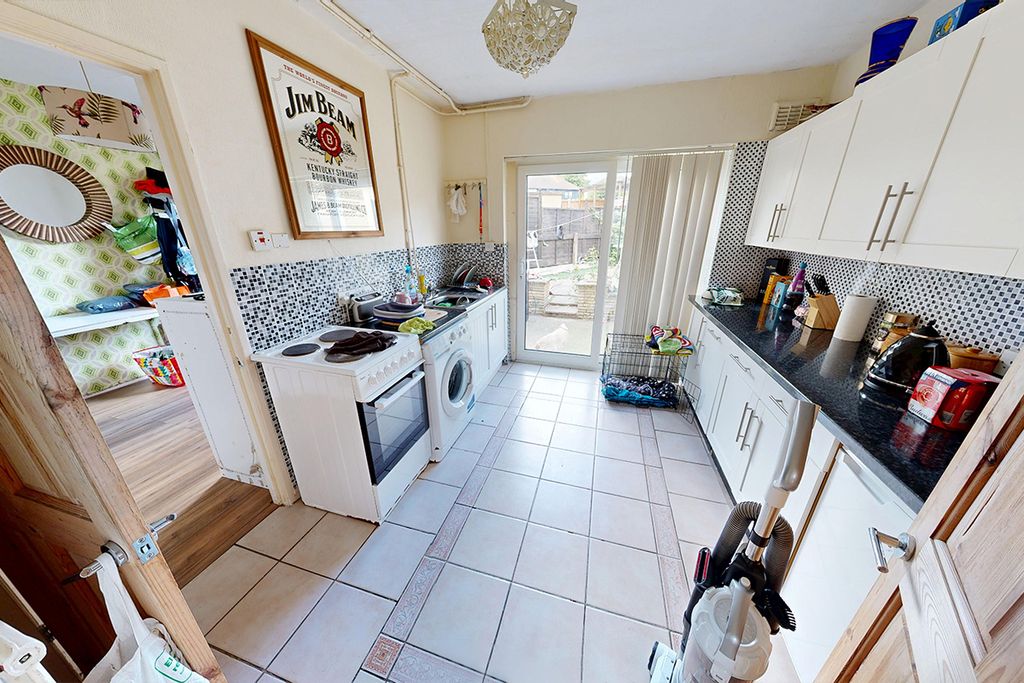 Additional image 7 of 3 bed semi-detached house for saleSharmon Crescent, Leicester LE3