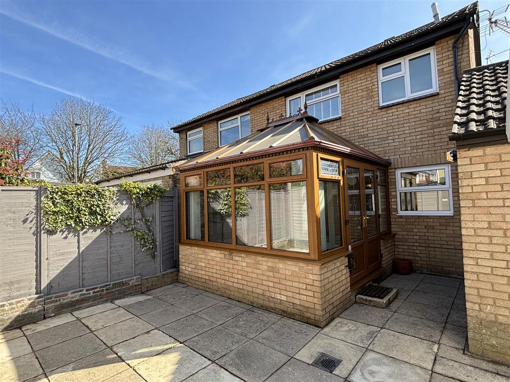Additional image 2 of 3 bed semi-detached house for saleFitzwarren Close, Chippenham SN15