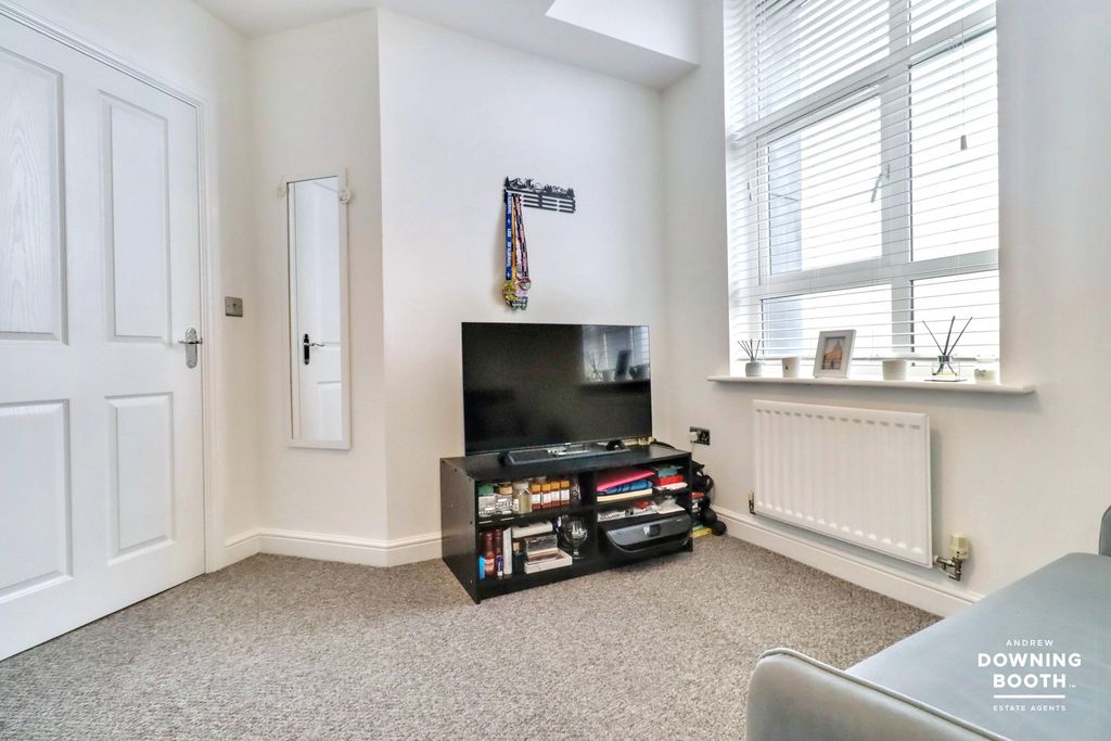 Additional image 15 of 2 bed flat for salePear Tree Close, Lichfield WS14