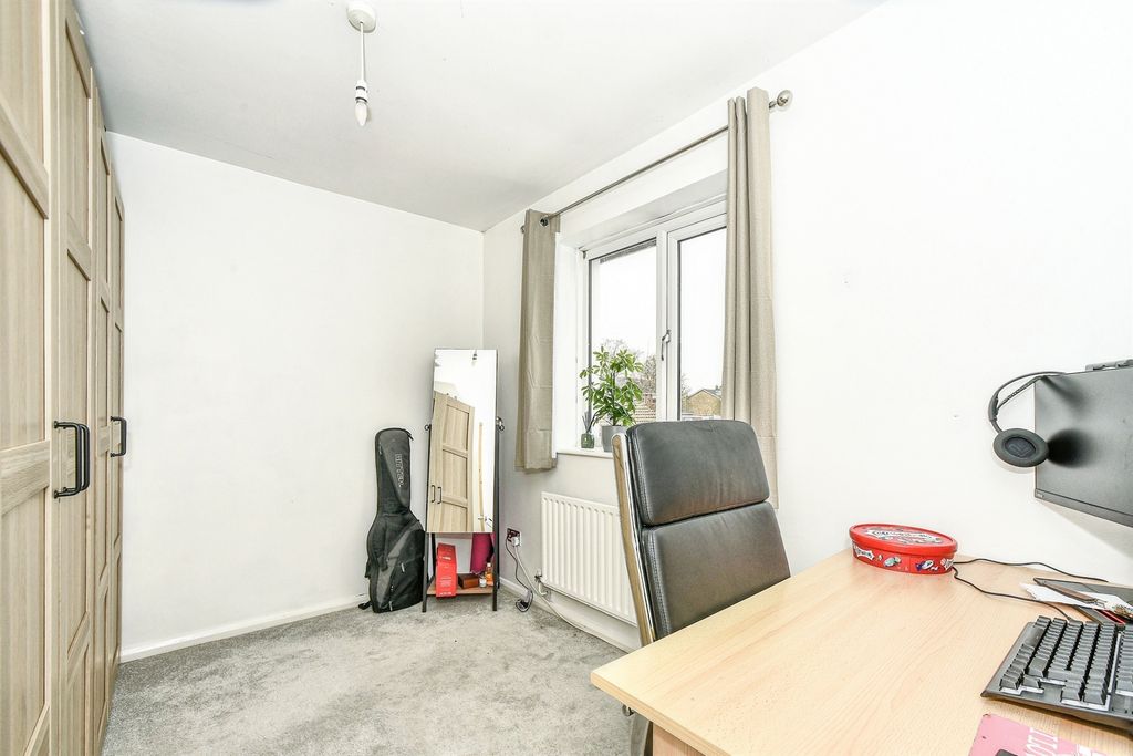 Additional image 10 of 2 bed property for saleKingfisher Drive, Durrington, Salisbury SP4