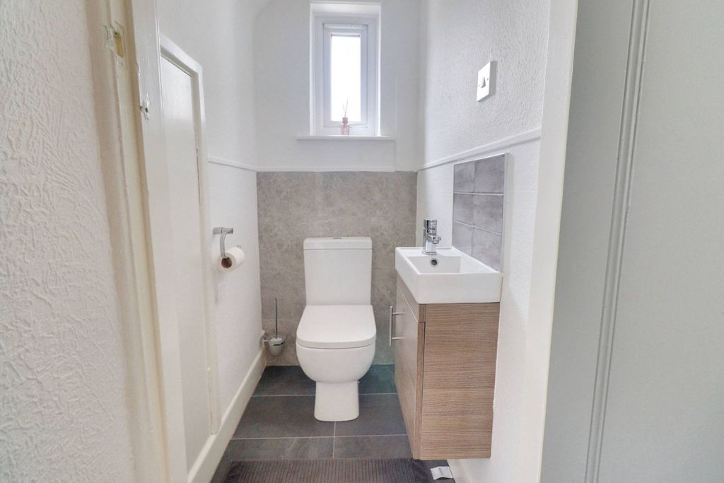 Additional image 15 of 4 bed semi-detached house for saleSpencefield Lane, Leicester LE5