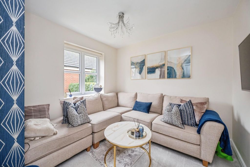 Additional image 12 of 4 bed detached house for saleCroft Close, Two Gates, Tamworth B77