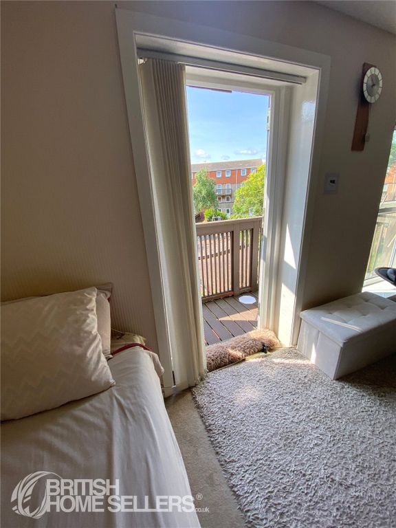 Additional image 4 of 3 bed flat for salePluto Close, Leicester, Leicestershire LE2