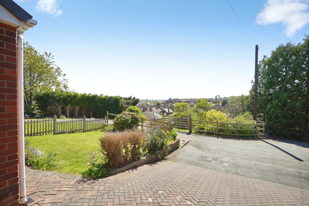 Additional image 17 of 3 bed bungalow for saleOadby Rise, Burton-On-Trent, Staffordshire DE13