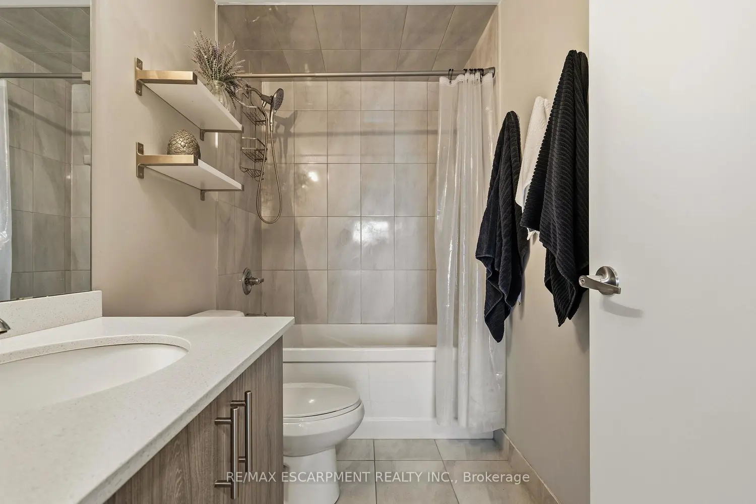Additional image 15 of 16 Markle Crescent 413