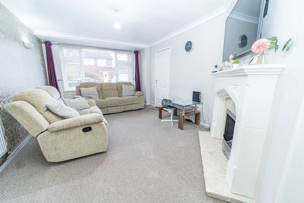 Additional image 6 of 4 bed semi-detached house for saleOriel Drive, Syston, Leicester LE7