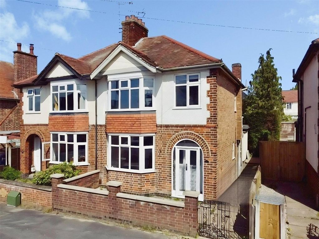3 bed semi-detached house for saleRosemary Way, Hinckley, Leicestershire LE10