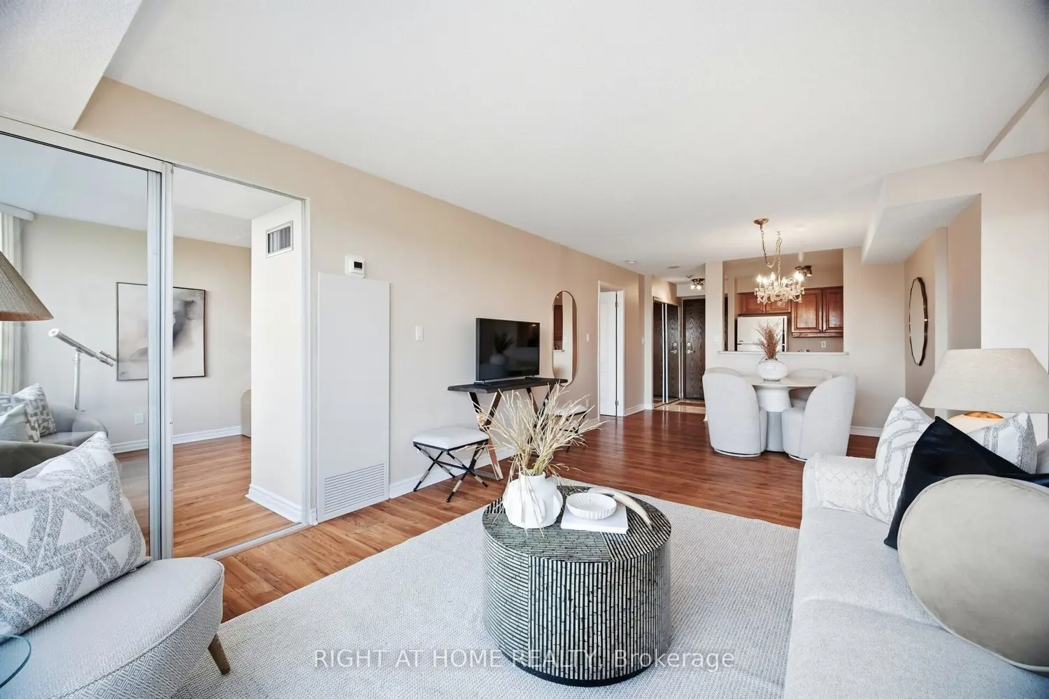 Additional image 5 of 1276 Maple Crossing Boulevard 514