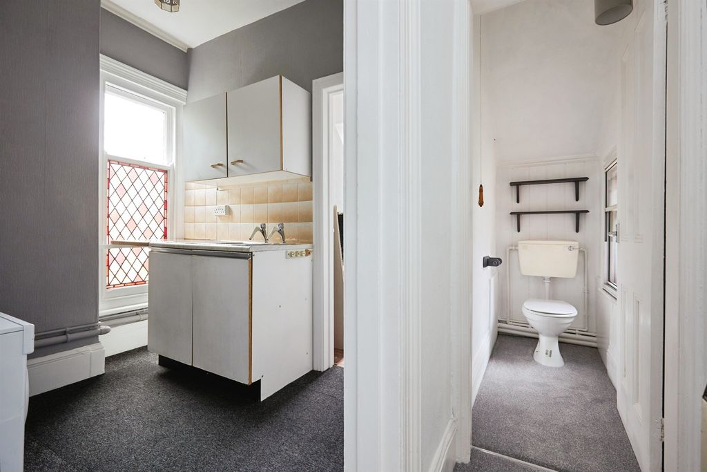 Additional image 6 of 1 bed flat for saleLondon Road, Salisbury SP1