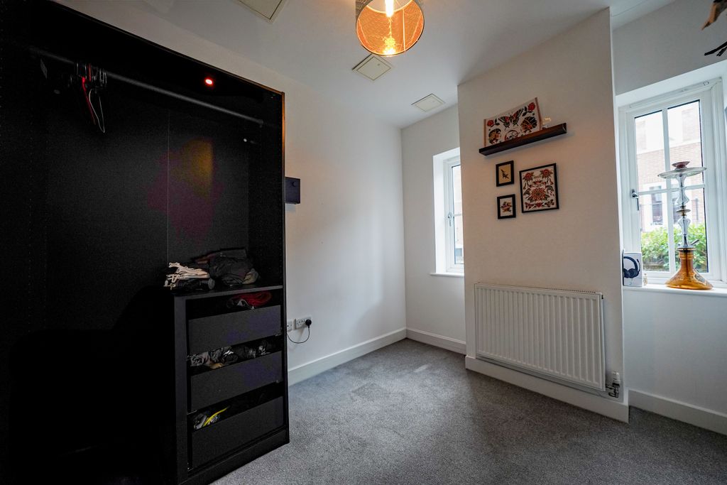 Additional image 10 of 2 bed flat for saleElms Road, Stoneygate, Leicester LE2