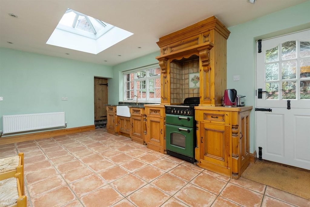 Additional image 33 of 4 bed property for saleVictoria Cottage, Park Street, Market Bosworth CV13
