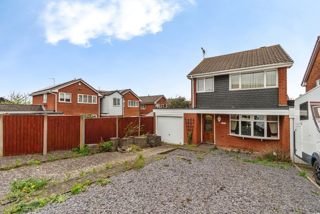3 bed link detached house for saleGainsbrook Crescent, Norton Canes, Cannock, Staffordshire WS11