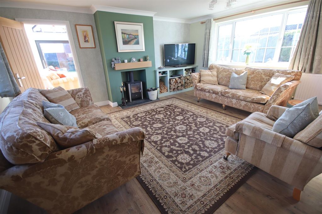 Additional image 5 of 4 bed detached house for saleThe Banks, Lyneham, Chippenham SN15