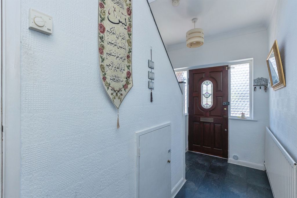 Additional image 17 of 3 bed semi-detached house for saleFrinton Avenue, Leicester LE5