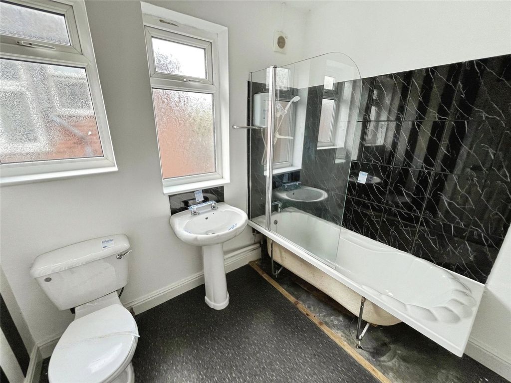 Additional image 8 of 4 bed semi-detached house for saleGlenfield Road, Leicester, Leicestershire LE3