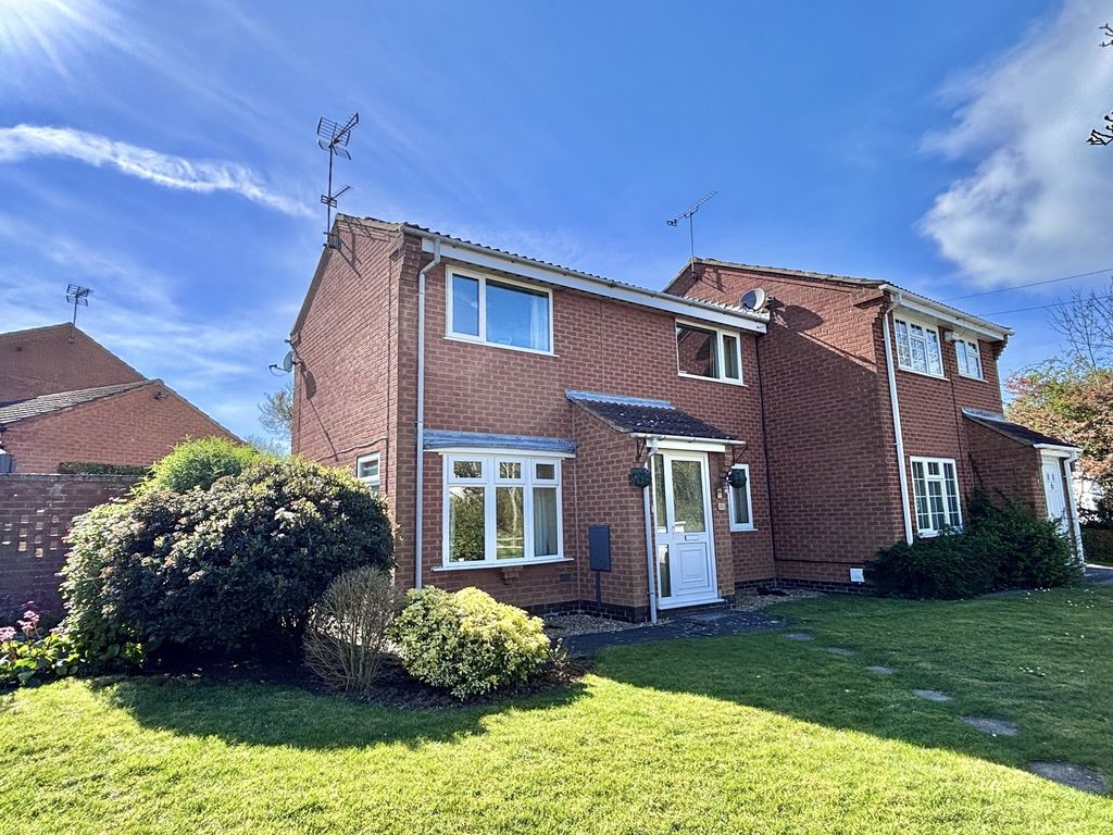3 bed semi-detached house for saleSpinney Halt, Whetstone, Leicester, Leicestershire. LE8