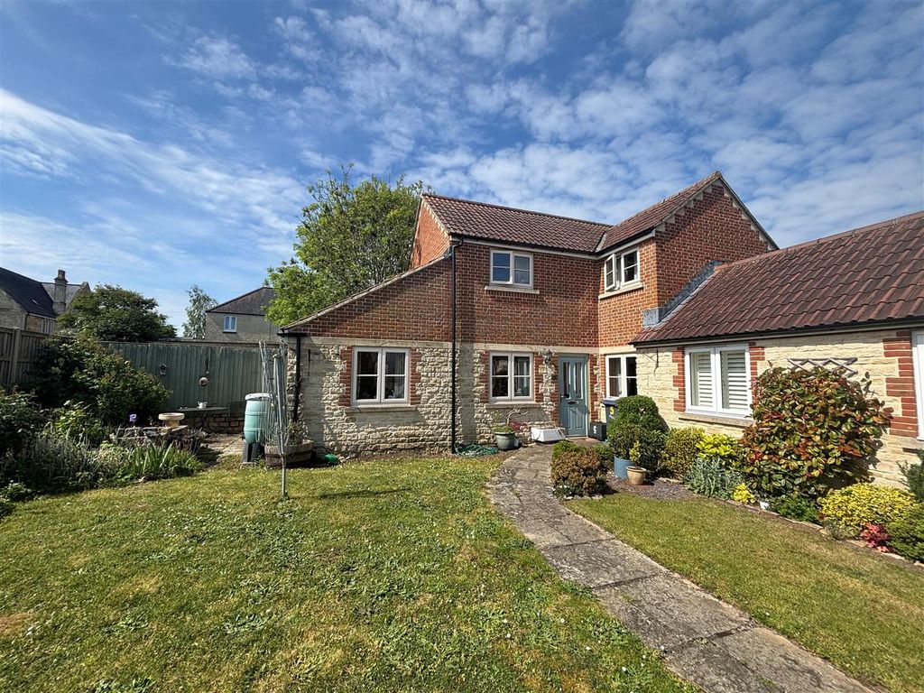 2 bed semi-detached house for saleThe Causeway, Chippenham SN15