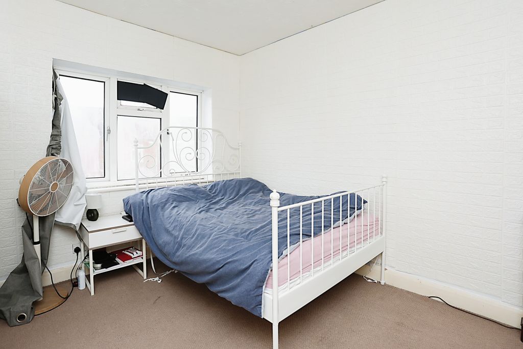 Additional image 10 of 3 bed semi-detached house for saleCartwright Street, Loughborough, Leicestershire LE11