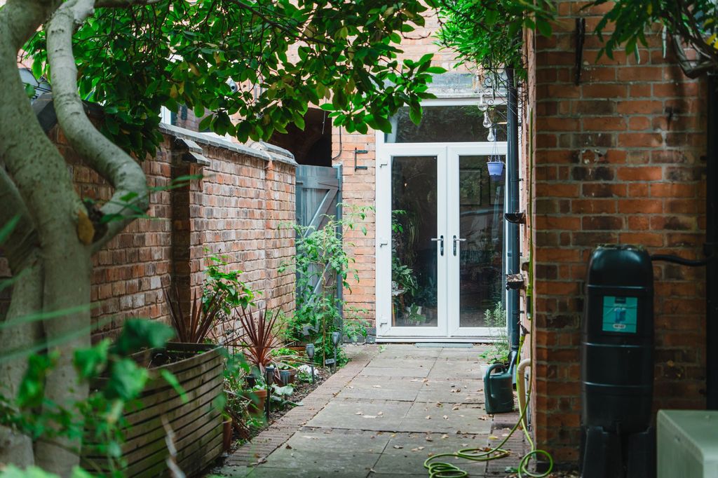 Additional image 37 of 5 bed terraced house for saleWestcotes Drive, Leicester LE3