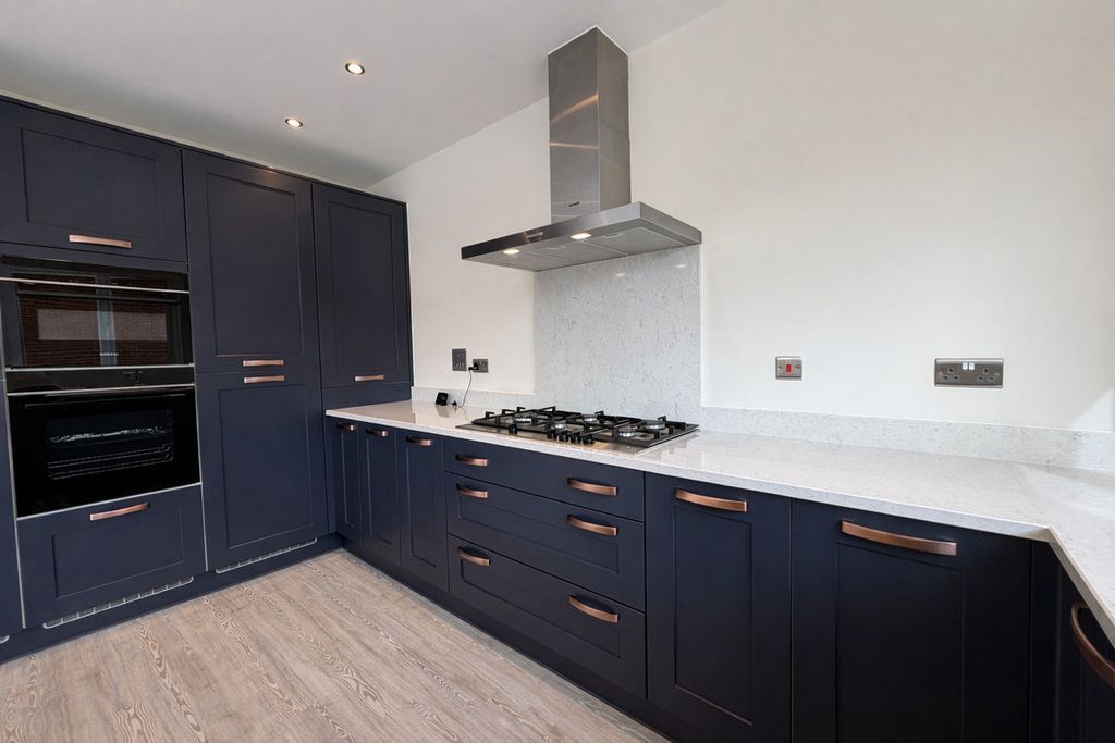 Additional image 8 of 5 bed detached house for saleAdbaston Close, Tamworth B77